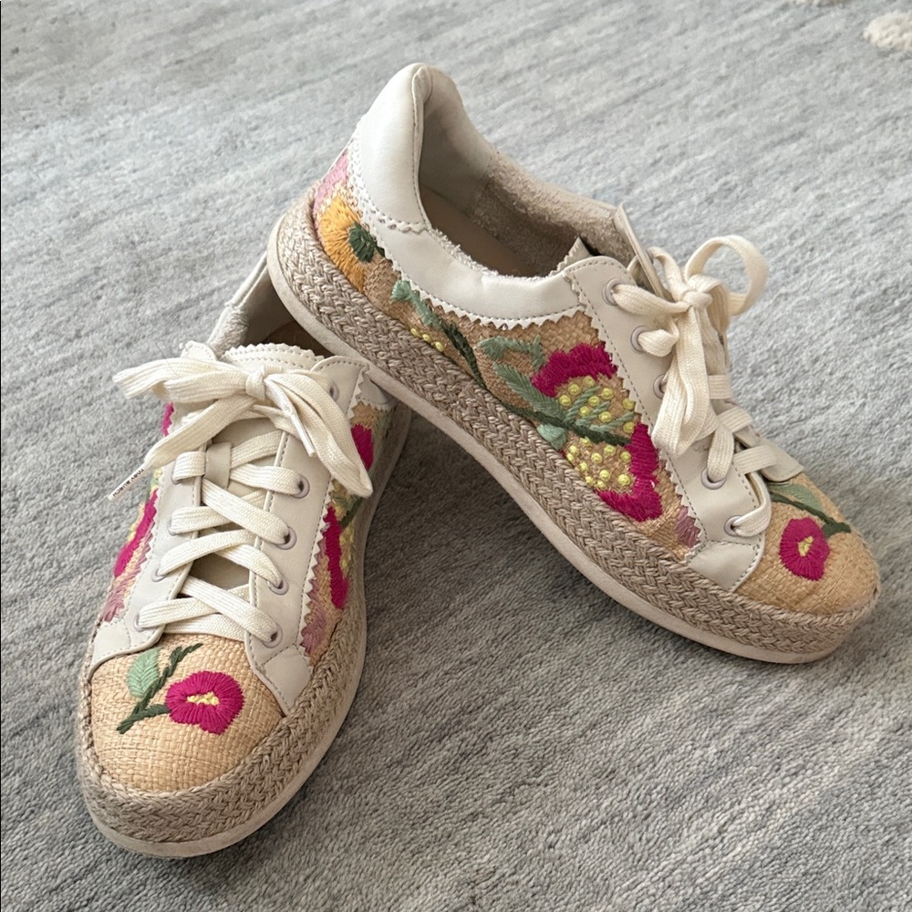 Floral Embroidered Women's Sneakers
